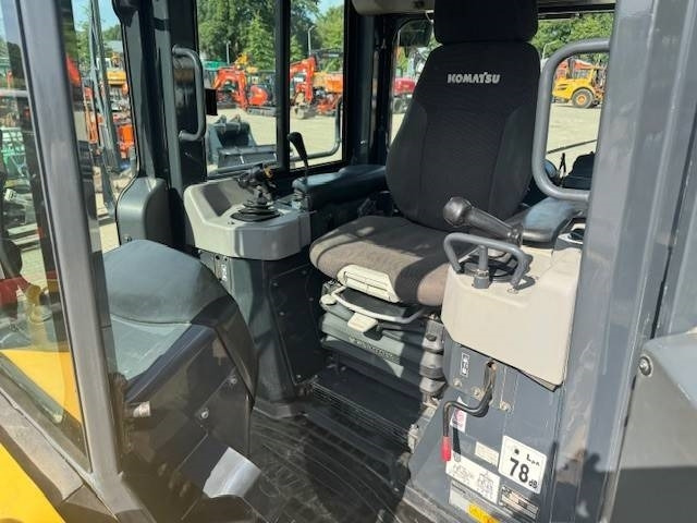 KOMATSU D61 PX-23 - Buldózer: 4 kép. KOMATSU D61 PX-23 - Buldózer: 4 kép.