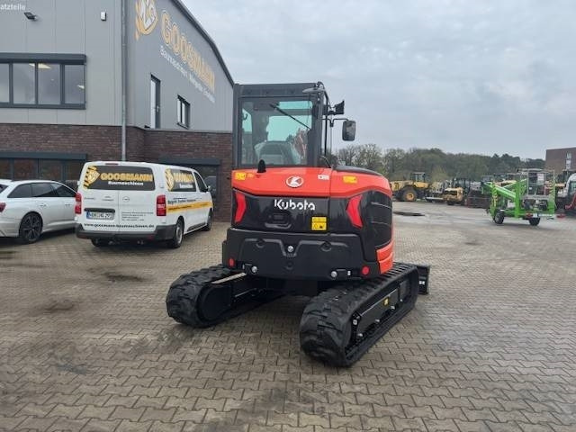 KUBOTA U50-5 - Minikotró: 2 kép. KUBOTA U50-5 - Minikotró: 2 kép.