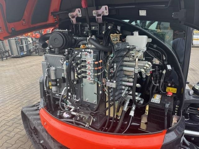 KUBOTA U50-5 - Minikotró: 4 kép. KUBOTA U50-5 - Minikotró: 4 kép.