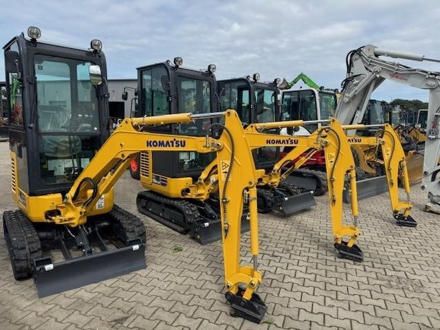Komatsu PC 16 - Minikotró: 3 kép. Komatsu PC 16 - Minikotró: 3 kép.