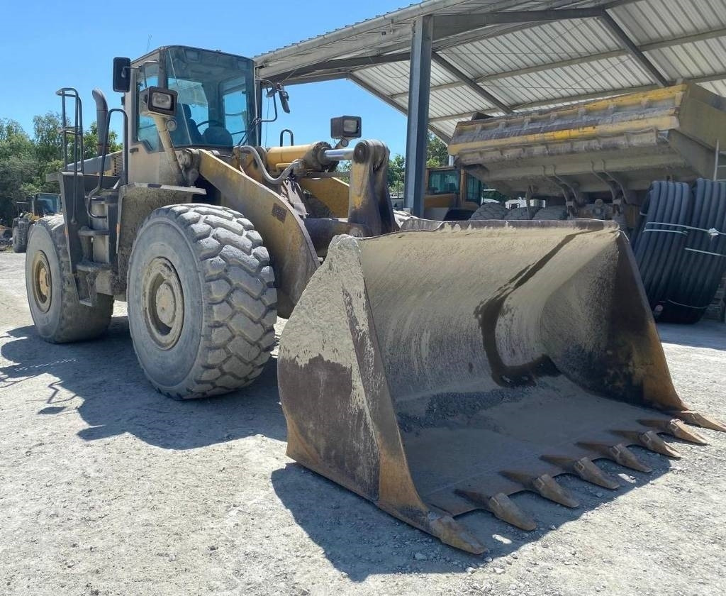 Komatsu WA 470-3 - Gumikerekes homlokrakodó: 2 kép. Komatsu WA 470-3 - Gumikerekes homlokrakodó: 2 kép.