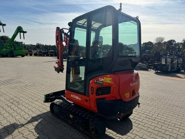 Kubota KX 018-4 - Minikotró: 3 kép. Kubota KX 018-4 - Minikotró: 3 kép.