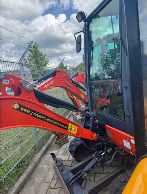 Kubota KX 018-4 - Minikotró: 3 kép. Kubota KX 018-4 - Minikotró: 3 kép.
