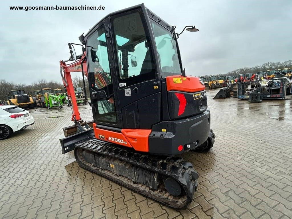Kubota KX 060-5  - Minikotró: 4 kép. Kubota KX 060-5  - Minikotró: 4 kép.