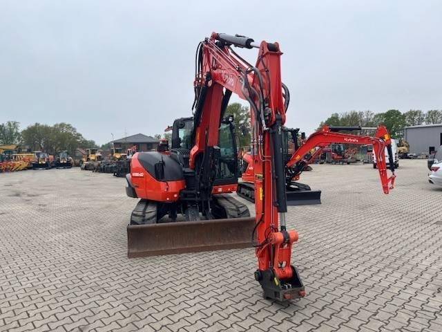 Kubota KX 080-4 - Minikotró: 3 kép. Kubota KX 080-4 - Minikotró: 3 kép.