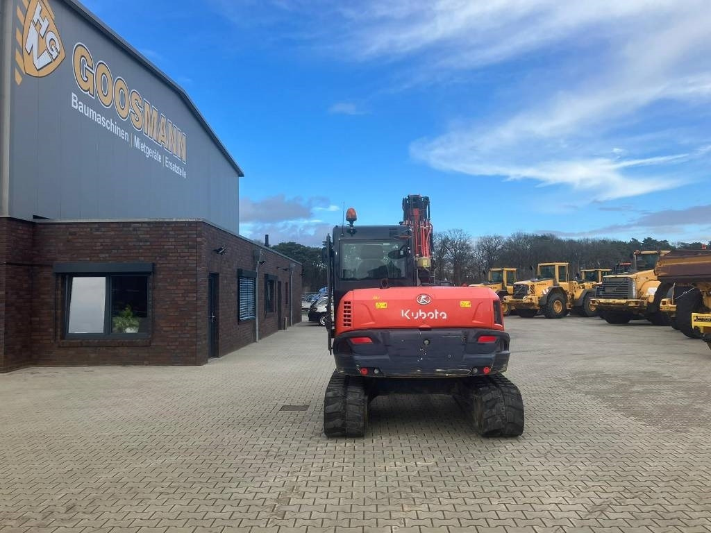 Kubota KX 080-4 Zentralschmierung - Minikotró: 2 kép. Kubota KX 080-4 Zentralschmierung - Minikotró: 2 kép.