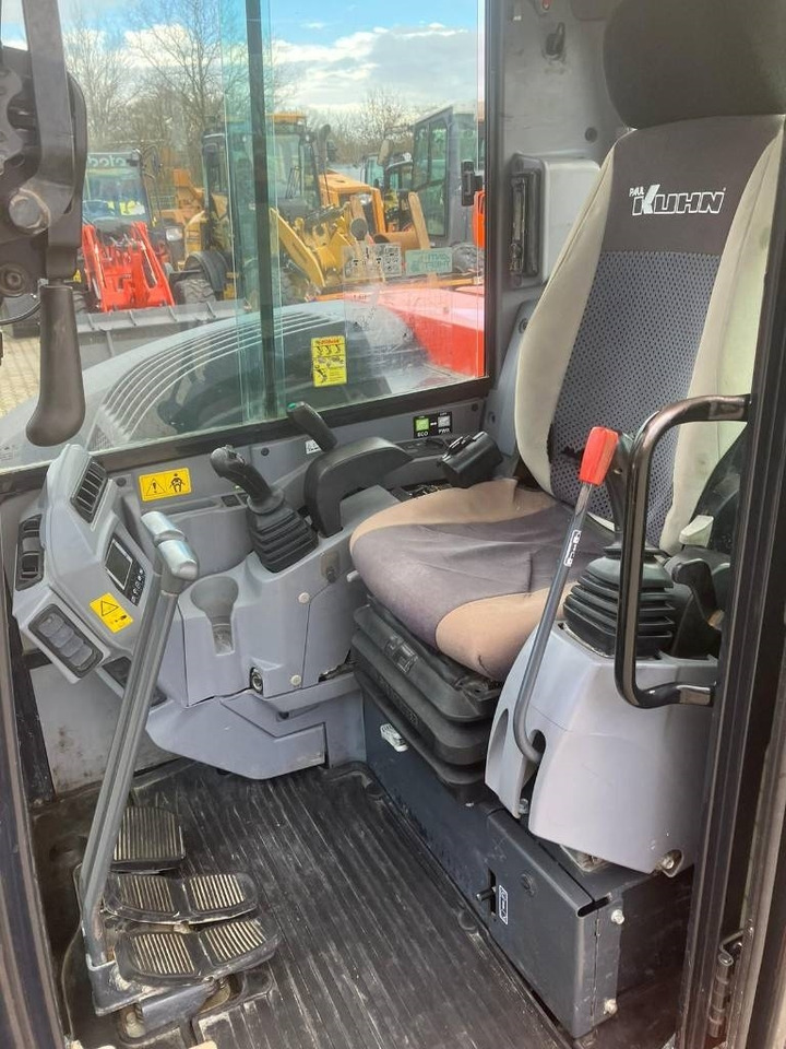 Kubota KX 080-4 Zentralschmierung - Minikotró: 3 kép. Kubota KX 080-4 Zentralschmierung - Minikotró: 3 kép.