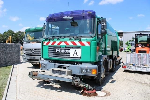 Utcaseprő gép MAN M 2000: 10 kép.