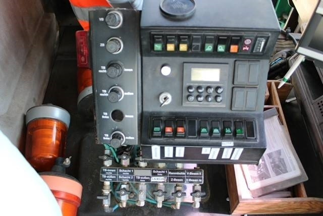 MAN M 2000 - Utcaseprő gép: 5 kép. MAN M 2000 - Utcaseprő gép: 5 kép.