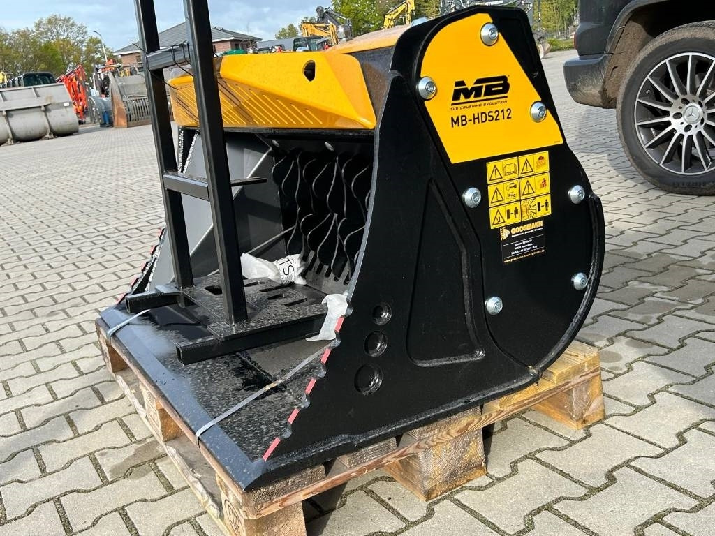MB Crusher HDS 212 - Kotró kanál: 1 kép. MB Crusher HDS 212 - Kotró kanál: 1 kép.