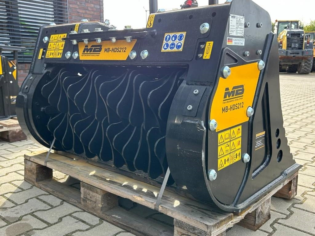 MB Crusher HDS 212 - Kotró kanál: 3 kép. MB Crusher HDS 212 - Kotró kanál: 3 kép.