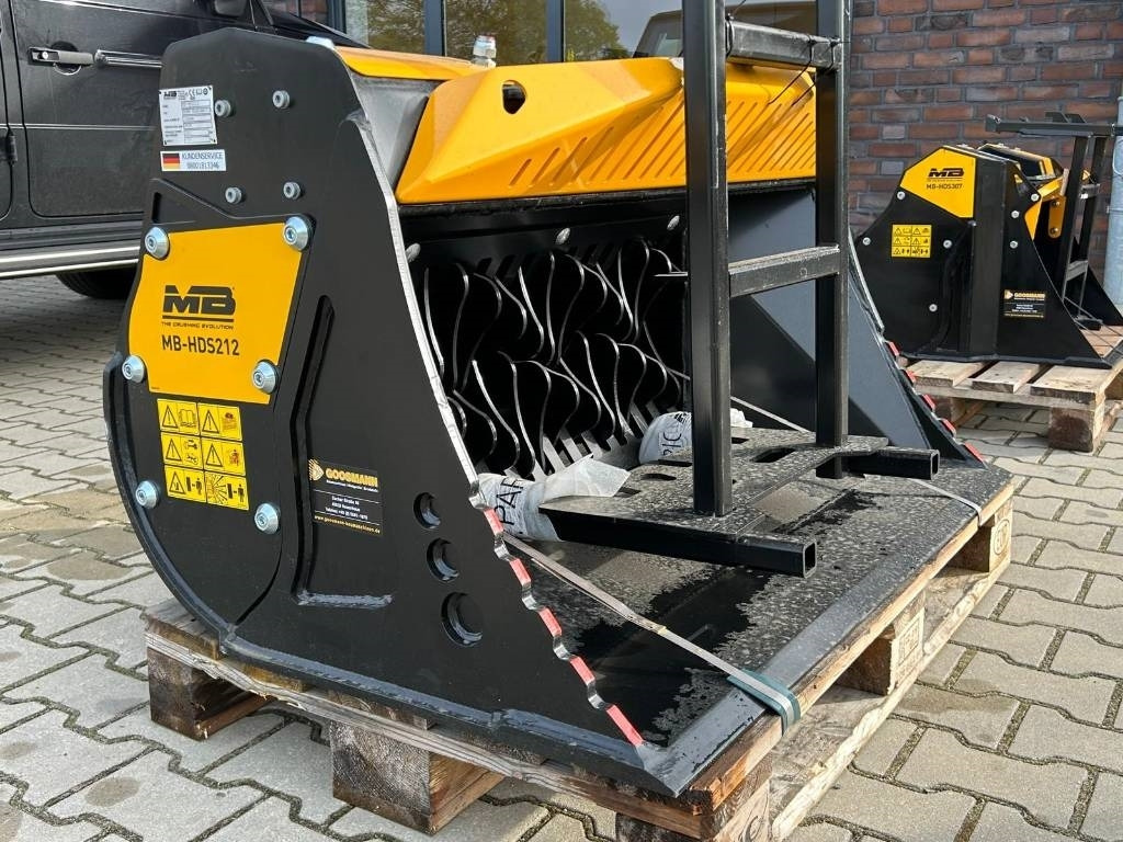 MB Crusher HDS 212 - Kotró kanál: 2 kép. MB Crusher HDS 212 - Kotró kanál: 2 kép.