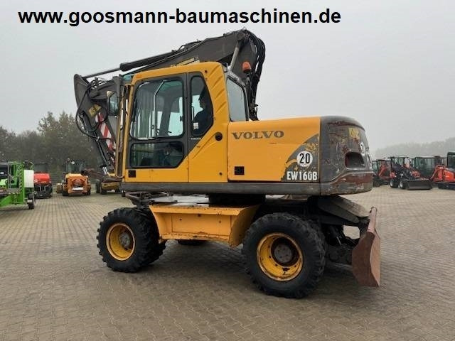 Volvo EW 160 B - Gumikerekes kotró: 1 kép. Volvo EW 160 B - Gumikerekes kotró: 1 kép.