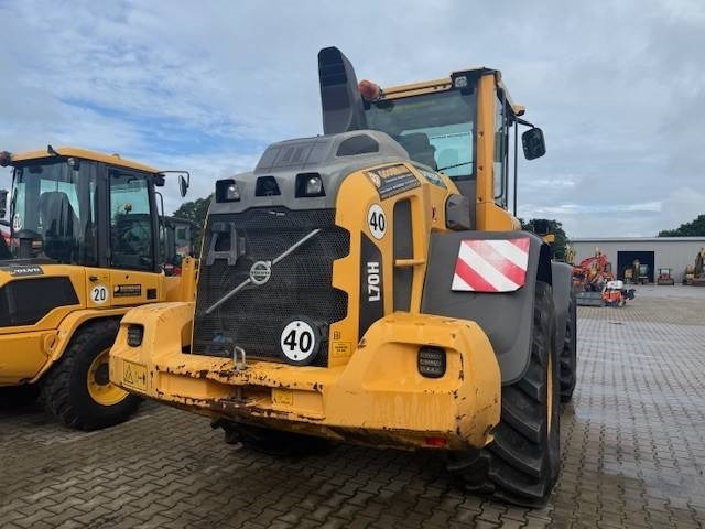 Volvo L 70 H - Gumikerekes homlokrakodó: 5 kép. Volvo L 70 H - Gumikerekes homlokrakodó: 5 kép.