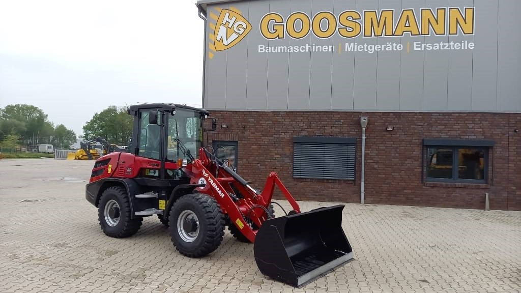 Yanmar V 80-5 Advance  - Gumikerekes homlokrakodó: 5 kép. Yanmar V 80-5 Advance  - Gumikerekes homlokrakodó: 5 kép.