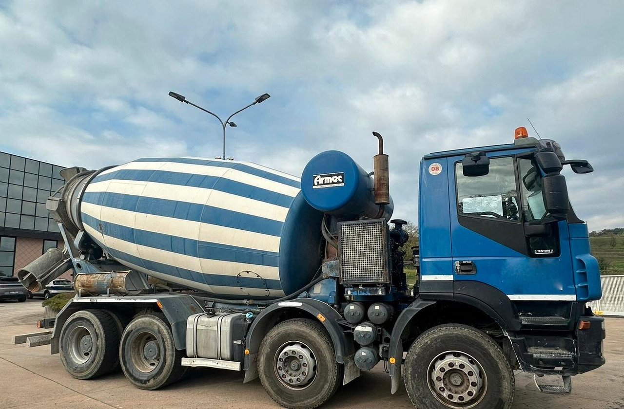 Autobetoniera Iveco Trakker 450 euro 5 - Betonmixer: 4 kép. Autobetoniera Iveco Trakker 450 euro 5 - Betonmixer: 4 kép.