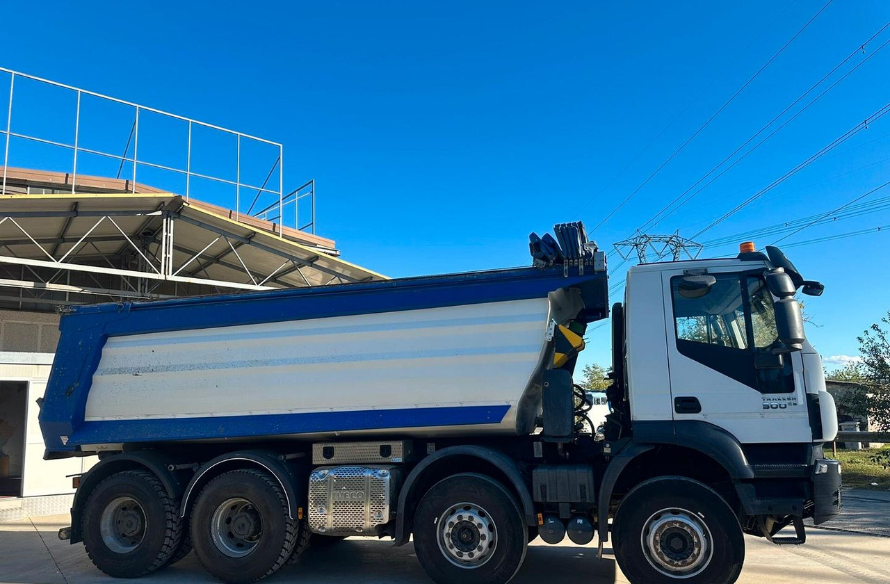 Iveco Trakker 500 anno 2020 - Billenőplatós teherautó: 3 kép. Iveco Trakker 500 anno 2020 - Billenőplatós teherautó: 3 kép.