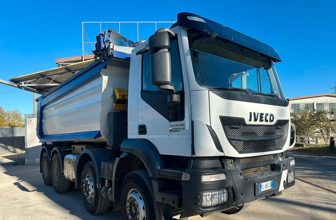 Iveco Trakker 500 anno 2020 - Billenőplatós teherautó: 1 kép. Iveco Trakker 500 anno 2020 - Billenőplatós teherautó: 1 kép.