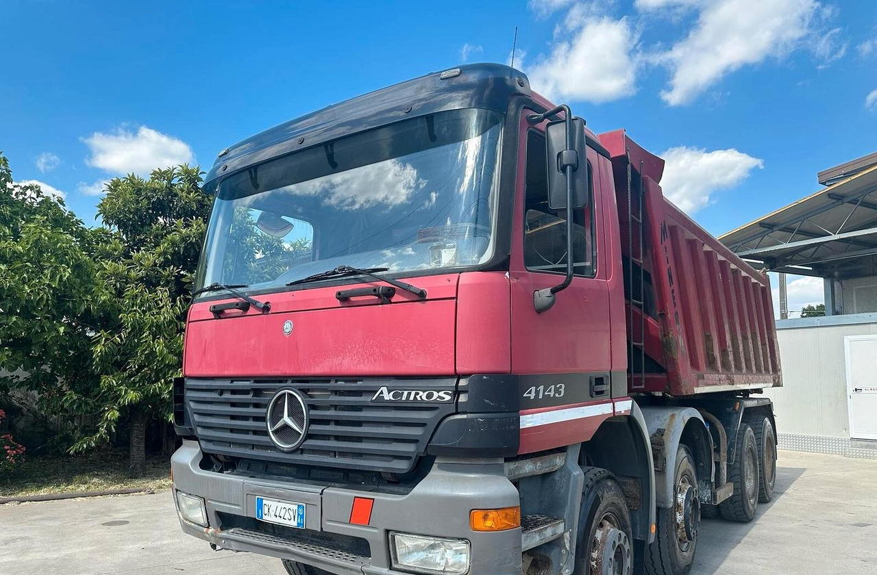 Mercedes Actros 4143 ribaltabile 4 assi - Billenőplatós teherautó: 4 kép. Mercedes Actros 4143 ribaltabile 4 assi - Billenőplatós teherautó: 4 kép.