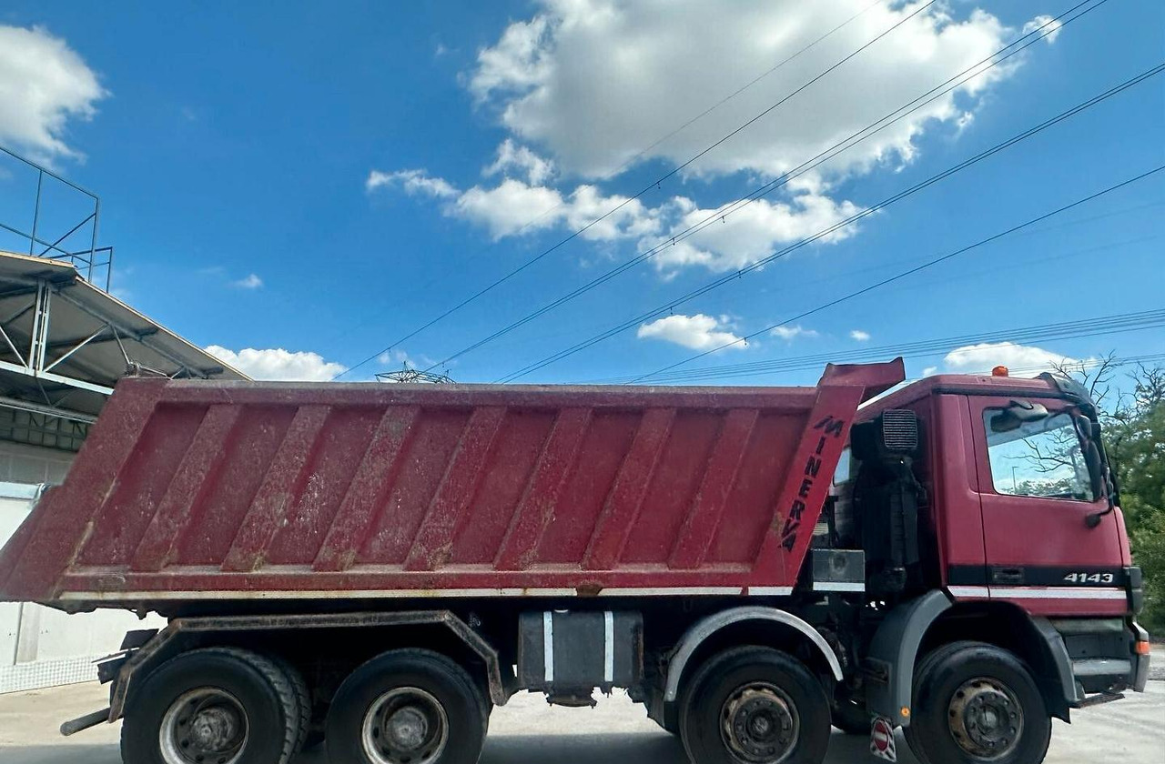 Mercedes Actros 4143 ribaltabile 4 assi - Billenőplatós teherautó: 2 kép. Mercedes Actros 4143 ribaltabile 4 assi - Billenőplatós teherautó: 2 kép.