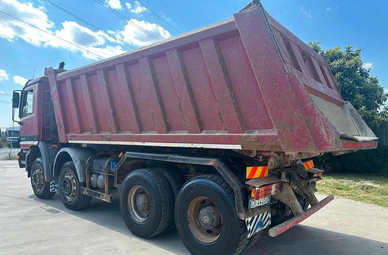 Mercedes Actros 4143 ribaltabile 4 assi - Billenőplatós teherautó: 3 kép. Mercedes Actros 4143 ribaltabile 4 assi - Billenőplatós teherautó: 3 kép.