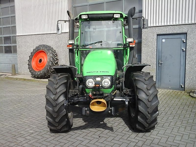 Deutz-Fahr Agroplus 85 - Traktor: 2 kép. Deutz-Fahr Agroplus 85 - Traktor: 2 kép.