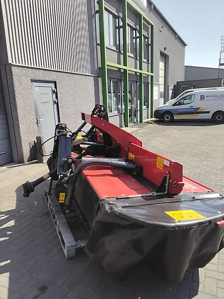 Vicon Maaicombinatie: Frontmaaier 332 F / Achtermaaier 340 Extra express - Fűkasza: 3 kép. Vicon Maaicombinatie: Frontmaaier 332 F / Achtermaaier 340 Extra express - Fűkasza: 3 kép.