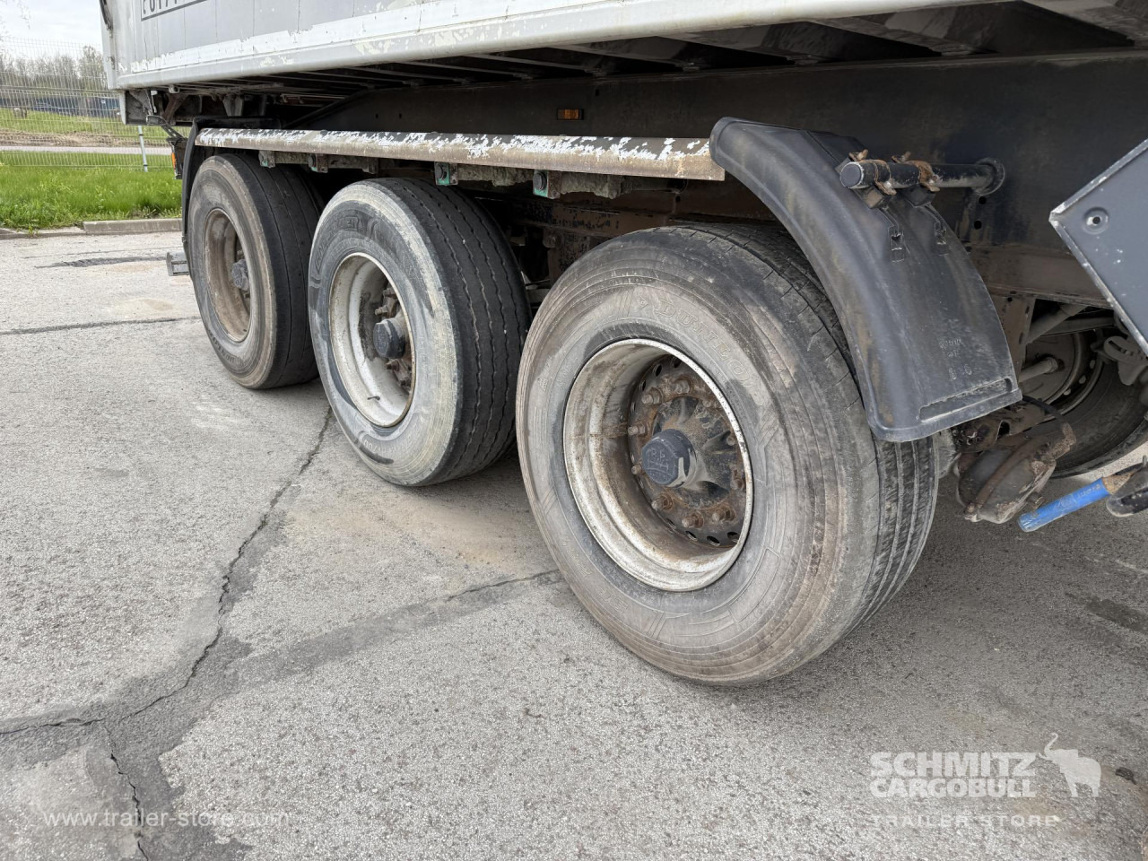KEMPF Tipper Alu-square sided body 28m³ - Félpótkocsi billenőplatós: 3 kép. KEMPF Tipper Alu-square sided body 28m³ - Félpótkocsi billenőplatós: 3 kép.
