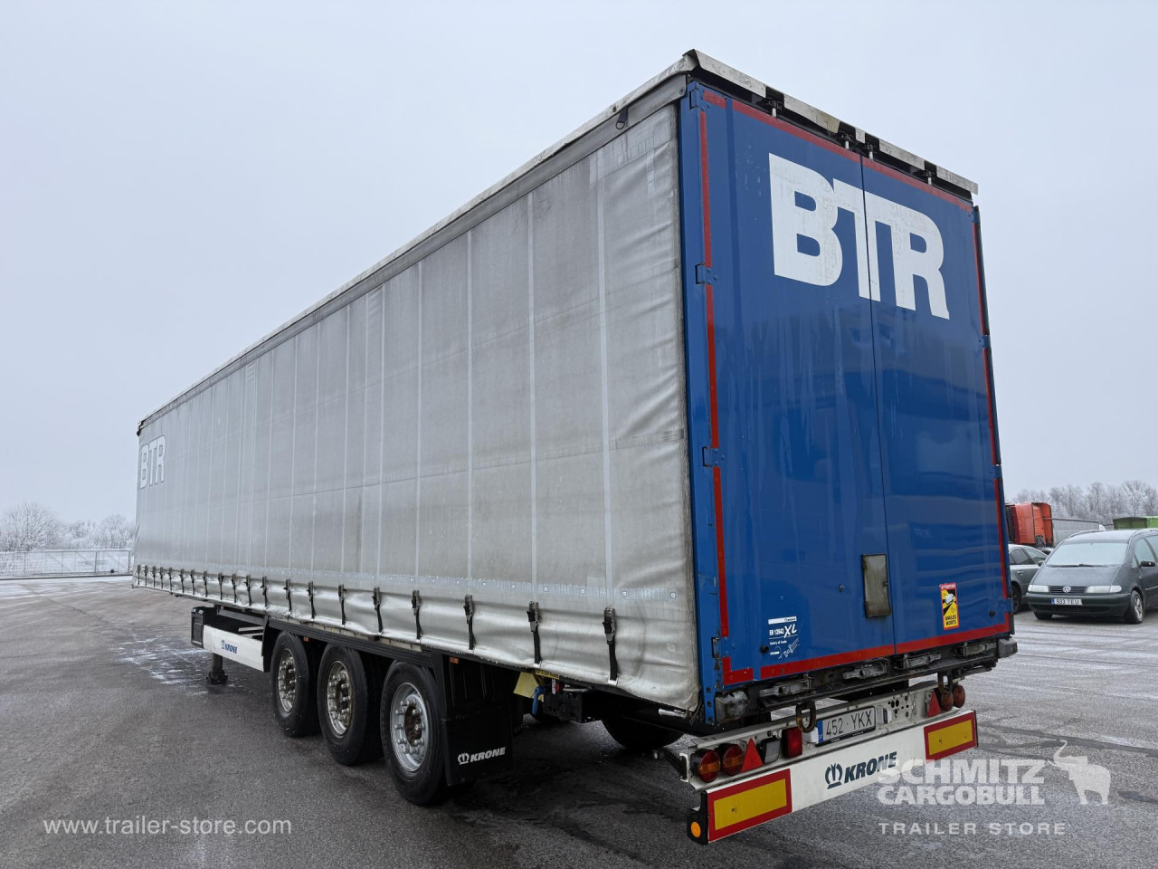 KRONE Curtainsider Standard - Ponyvás félpótkocsi: 1 kép. KRONE Curtainsider Standard - Ponyvás félpótkocsi: 1 kép.