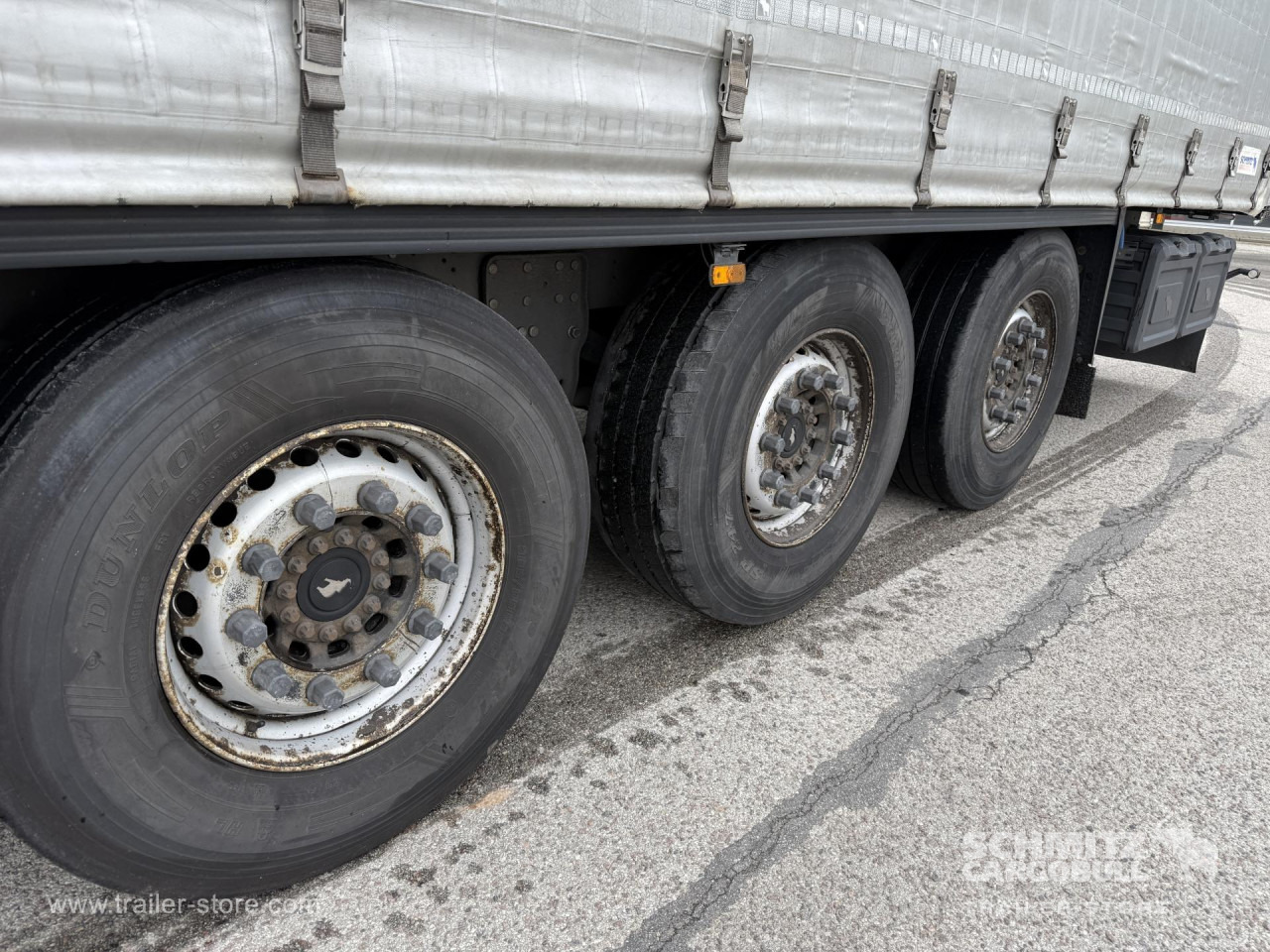 SCHMITZ Curtainsider Standard - Ponyvás félpótkocsi: 5 kép. SCHMITZ Curtainsider Standard - Ponyvás félpótkocsi: 5 kép.