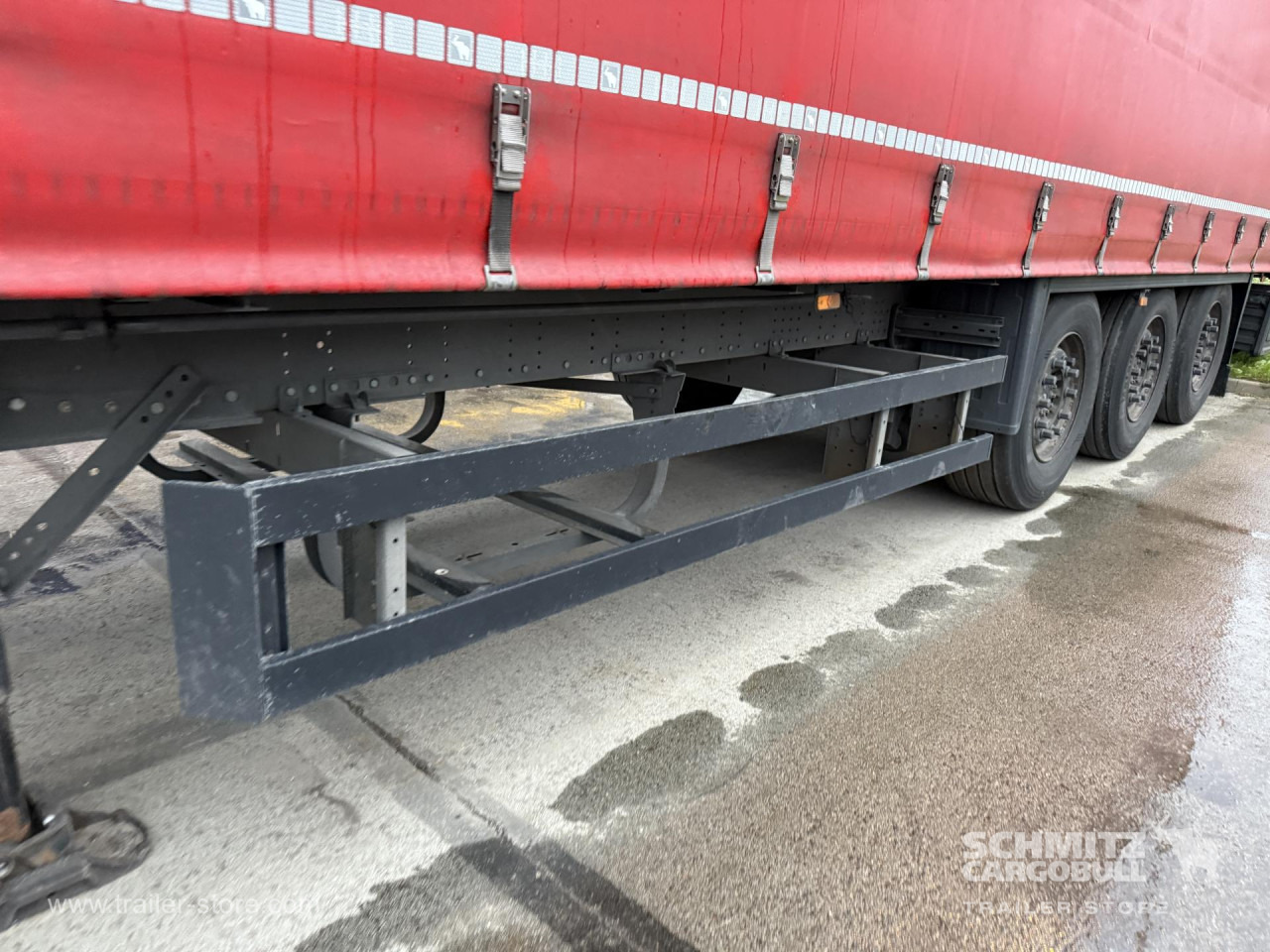 SCHMITZ Curtainsider Standard - Ponyvás félpótkocsi: 4 kép. SCHMITZ Curtainsider Standard - Ponyvás félpótkocsi: 4 kép.