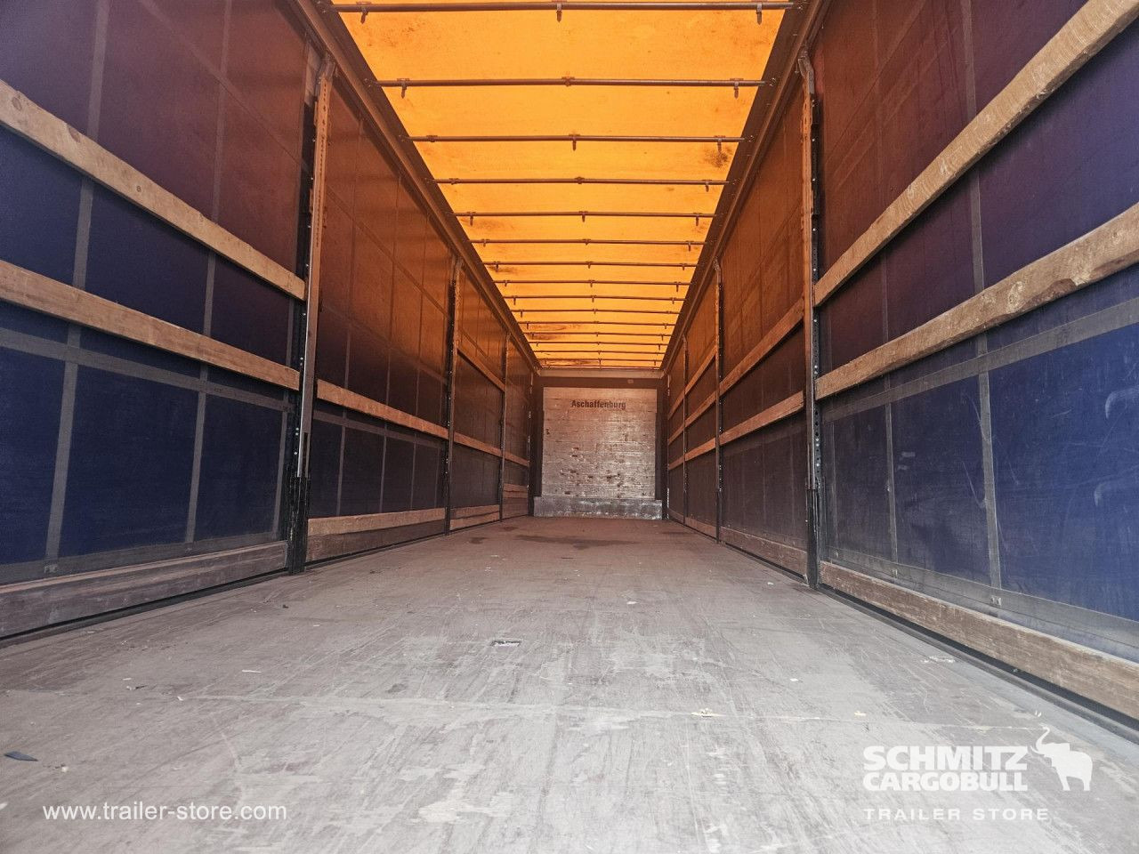 SCHMITZ Curtainsider Standard - Ponyvás félpótkocsi: 5 kép. SCHMITZ Curtainsider Standard - Ponyvás félpótkocsi: 5 kép.