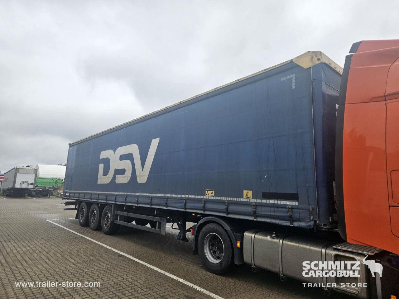 SCHMITZ Curtainsider Standard - Ponyvás félpótkocsi: 4 kép. SCHMITZ Curtainsider Standard - Ponyvás félpótkocsi: 4 kép.