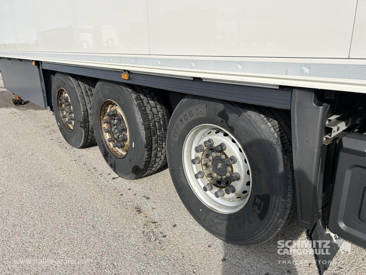 SCHMITZ Reefer Multitemp Double deck Taillift - Félpótkocsi hőszigetelt: 5 kép. SCHMITZ Reefer Multitemp Double deck Taillift - Félpótkocsi hőszigetelt: 5 kép.