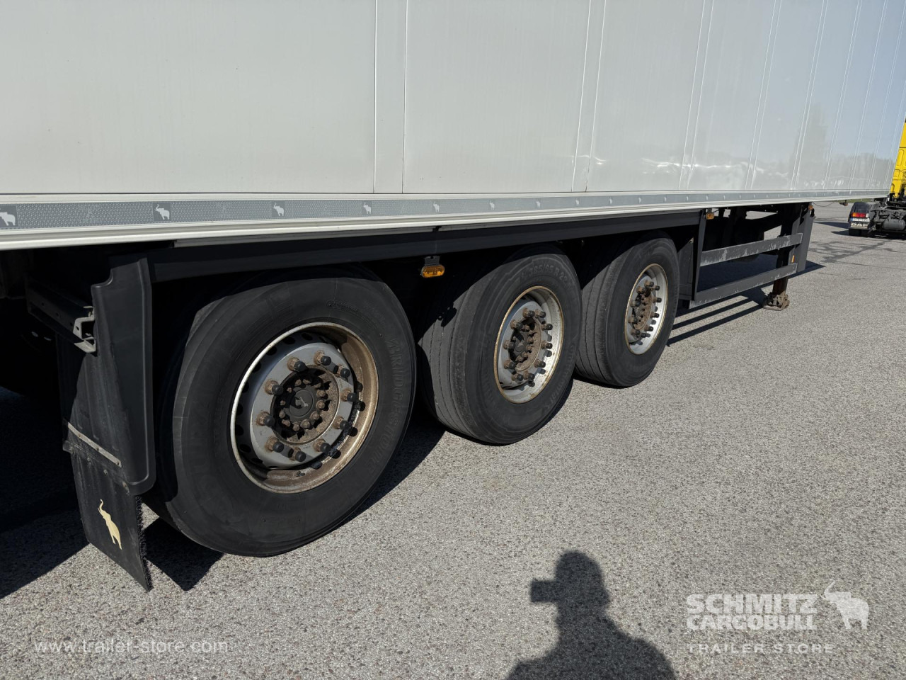 SCHMITZ Reefer Standard Double deck - Félpótkocsi hőszigetelt: 2 kép. SCHMITZ Reefer Standard Double deck - Félpótkocsi hőszigetelt: 2 kép.