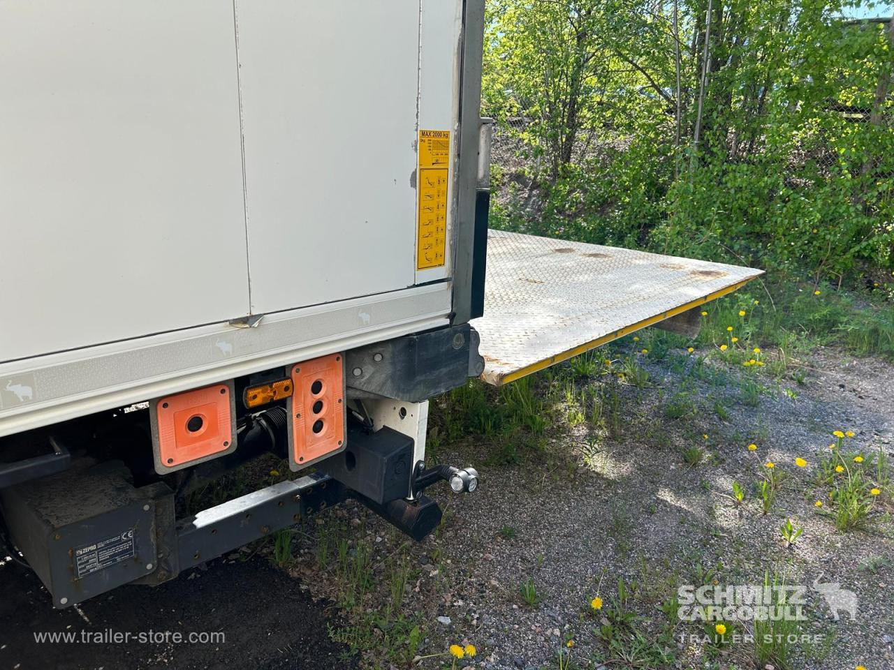 SCHMITZ Reefer Standard Double deck Taillift - Félpótkocsi hőszigetelt: 3 kép. SCHMITZ Reefer Standard Double deck Taillift - Félpótkocsi hőszigetelt: 3 kép.