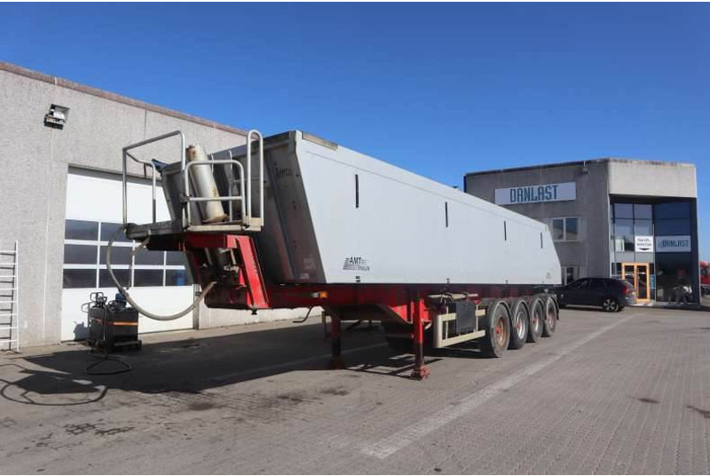 AMT MTDK Tipper/Kipper/Tiptrailer 37 m³ - Félpótkocsi billenőplatós: 1 kép. AMT MTDK Tipper/Kipper/Tiptrailer 37 m³ - Félpótkocsi billenőplatós: 1 kép.