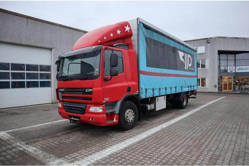 DAF CF 75-360 FA - Ponyvás teherautó: 1 kép. DAF CF 75-360 FA - Ponyvás teherautó: 1 kép.