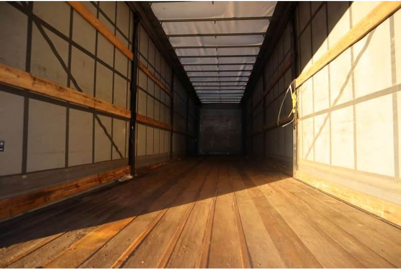Félpótkocsi KEL-BERG 34 pl. Curtainsider/Planenauflieger/Gardintrailer: 9 kép.