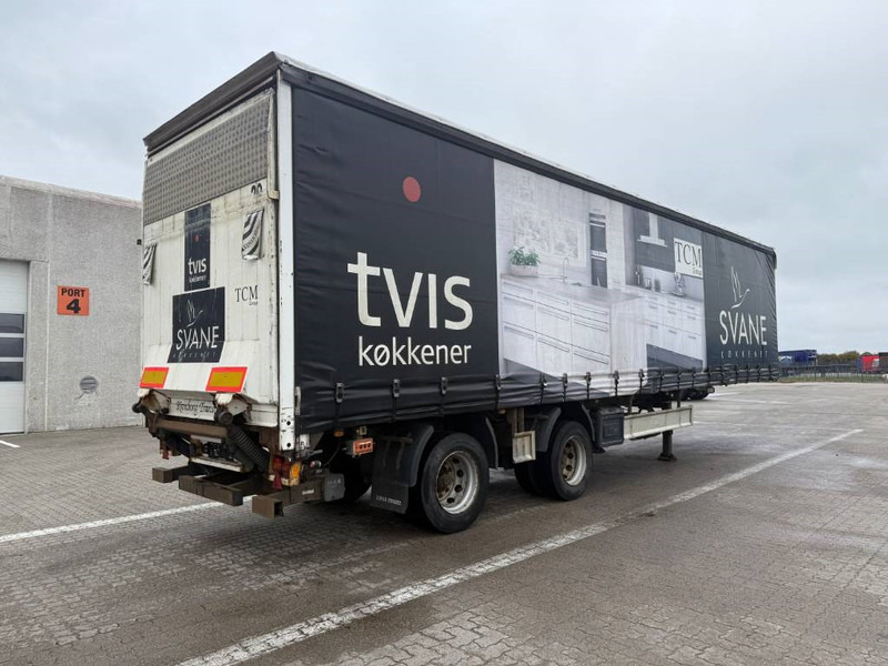 Fliegl Curtainsider / Planenauflieger / Gardin - Ponyvás félpótkocsi: 3 kép. Fliegl Curtainsider / Planenauflieger / Gardin - Ponyvás félpótkocsi: 3 kép.