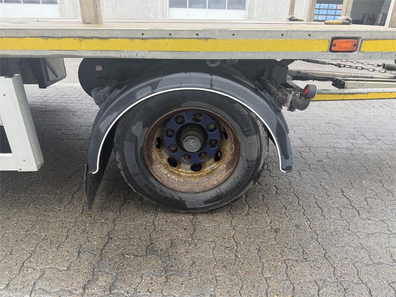 HFR 3 aks. - Platós pótkocsi: 5 kép. HFR 3 aks. - Platós pótkocsi: 5 kép.