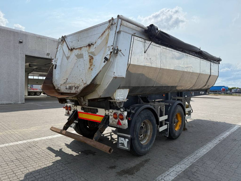 HK Tipper Tipper/Kipper/Tiptrailer - Félpótkocsi billenőplatós: 3 kép. HK Tipper Tipper/Kipper/Tiptrailer - Félpótkocsi billenőplatós: 3 kép.