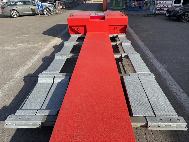 Félpótkocsi mélybölcsős KEL-BERG Sengetrailer: 13 kép.