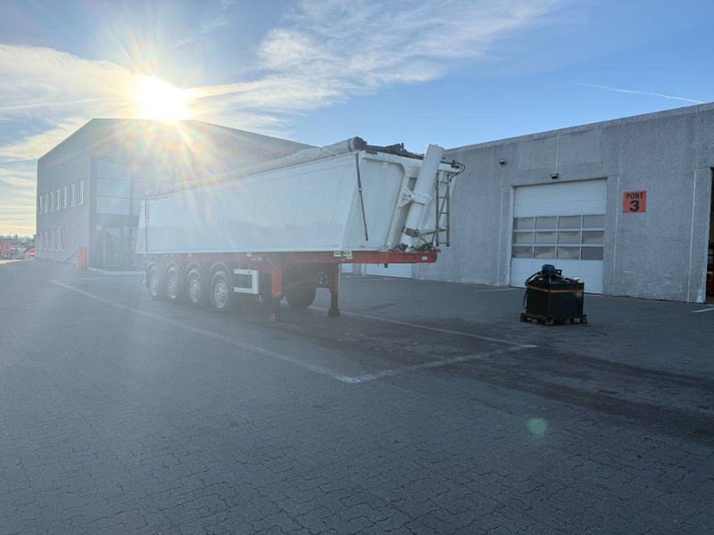 KEL-BERG Tipper / Kipper / Tiptrailer - Félpótkocsi billenőplatós: 1 kép. KEL-BERG Tipper / Kipper / Tiptrailer - Félpótkocsi billenőplatós: 1 kép.