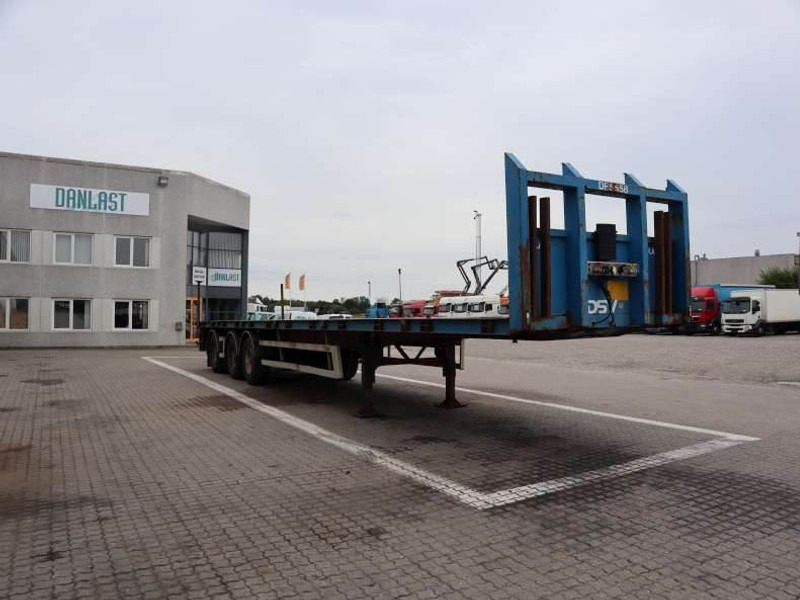 LAG Flatbed/Flachbettauflieger/Ladtrailer - Platós félpótkocsi: 2 kép. LAG Flatbed/Flachbettauflieger/Ladtrailer - Platós félpótkocsi: 2 kép.