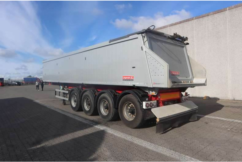 Langendorf 4-axle Tipper/Kipper/Tiptrailer 35 m³ - Félpótkocsi billenőplatós: 3 kép. Langendorf 4-axle Tipper/Kipper/Tiptrailer 35 m³ - Félpótkocsi billenőplatós: 3 kép.