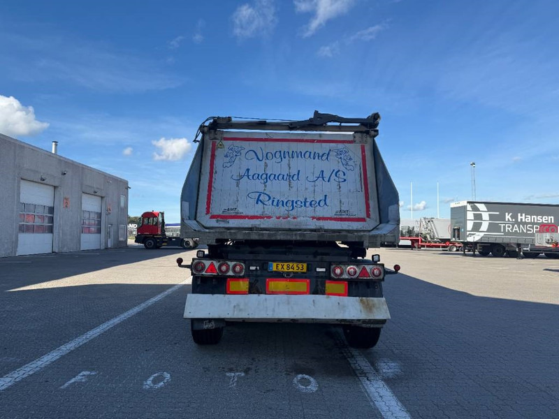 MTDK Tipper / Kipper / Tiptrailer - Félpótkocsi billenőplatós: 4 kép. MTDK Tipper / Kipper / Tiptrailer - Félpótkocsi billenőplatós: 4 kép.