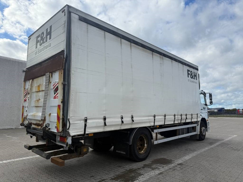 Mercedes-Benz Truck / Lastkraftwagen / Lastbil - Ponyvás teherautó: 3 kép. Mercedes-Benz Truck / Lastkraftwagen / Lastbil - Ponyvás teherautó: 3 kép.
