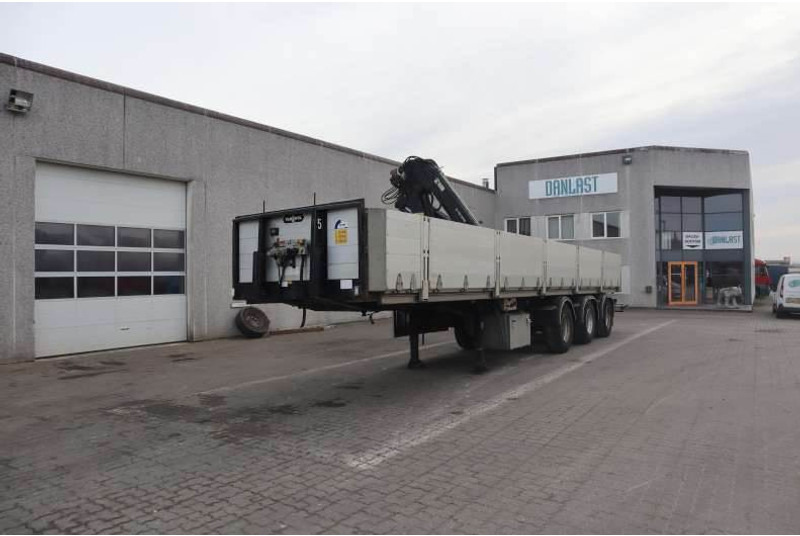 Van Hool Cranetrailer/Krantrailer/Kranauflieger - Platós félpótkocsi: 1 kép. Van Hool Cranetrailer/Krantrailer/Kranauflieger - Platós félpótkocsi: 1 kép.