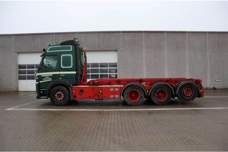 Volvo FM 500 EURO 6 - Teherautó - kábelrendszer: 5 kép. Volvo FM 500 EURO 6 - Teherautó - kábelrendszer: 5 kép.